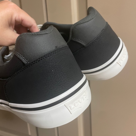 Men’s Levi’s Sneakers - Picture 5 of 13